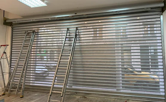 Rideaux et grilles métalliques